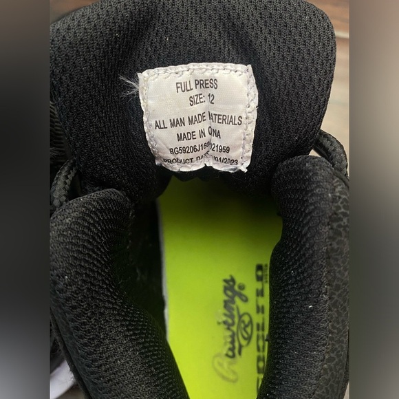 Baseball Shoes for Boys size 12 - Picture 4 of 8